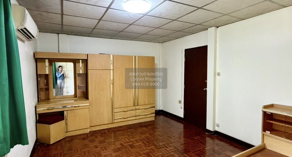 For sale 2 ベッドルーム townhouse in Chatuchak, Bangkok