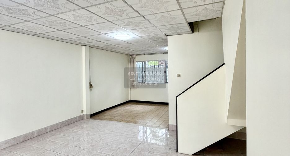 For sale 2 ベッドルーム townhouse in Chatuchak, Bangkok