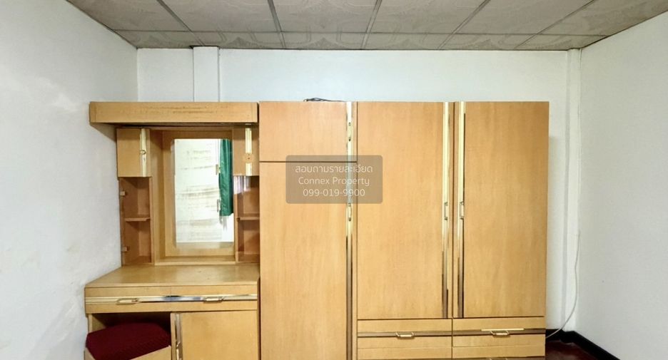 For sale 2 ベッドルーム townhouse in Chatuchak, Bangkok