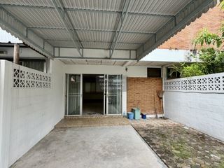 For sale 2 ベッドルーム townhouse in Chatuchak, Bangkok