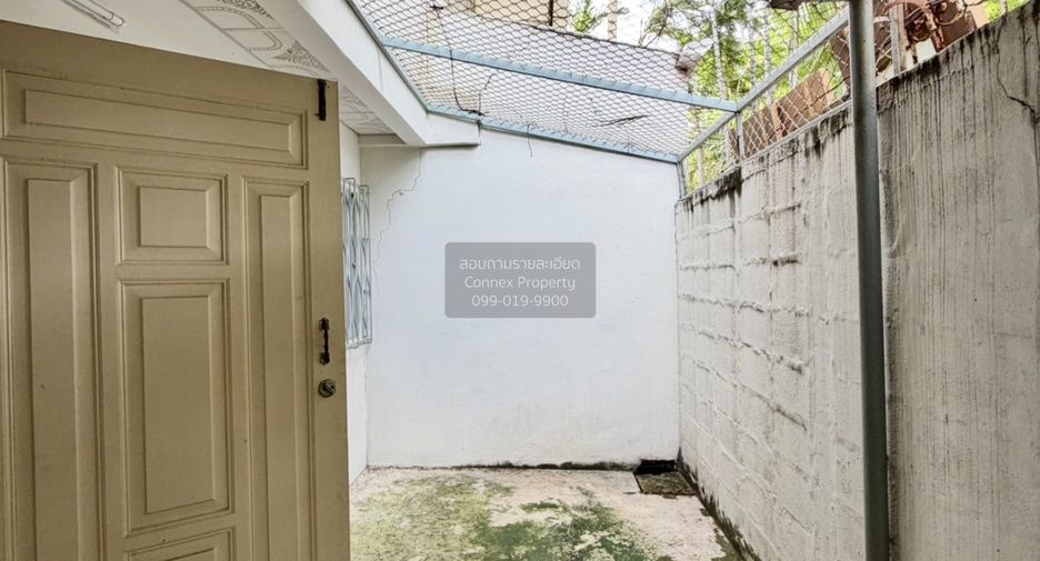 For sale 2 ベッドルーム townhouse in Chatuchak, Bangkok