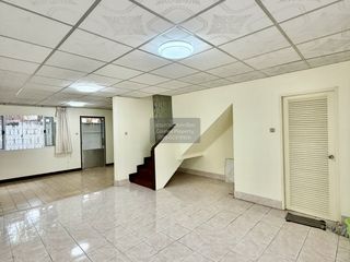 For sale 2 ベッドルーム townhouse in Chatuchak, Bangkok