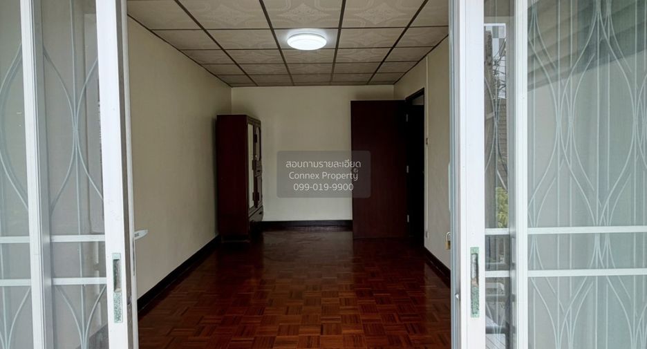 For sale 2 ベッドルーム townhouse in Chatuchak, Bangkok