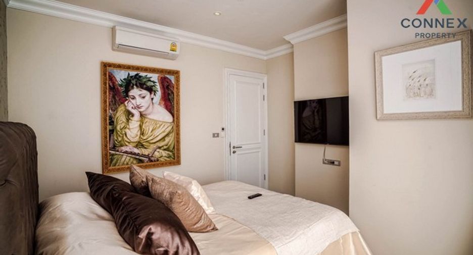 For sale 3 bedrooms condo in Khlong Toei, Bangkok