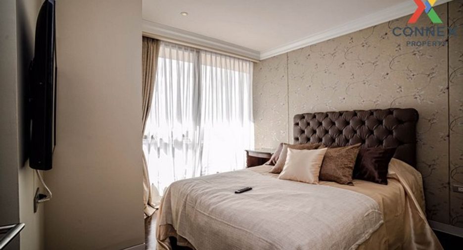 For sale 3 bedrooms condo in Khlong Toei, Bangkok