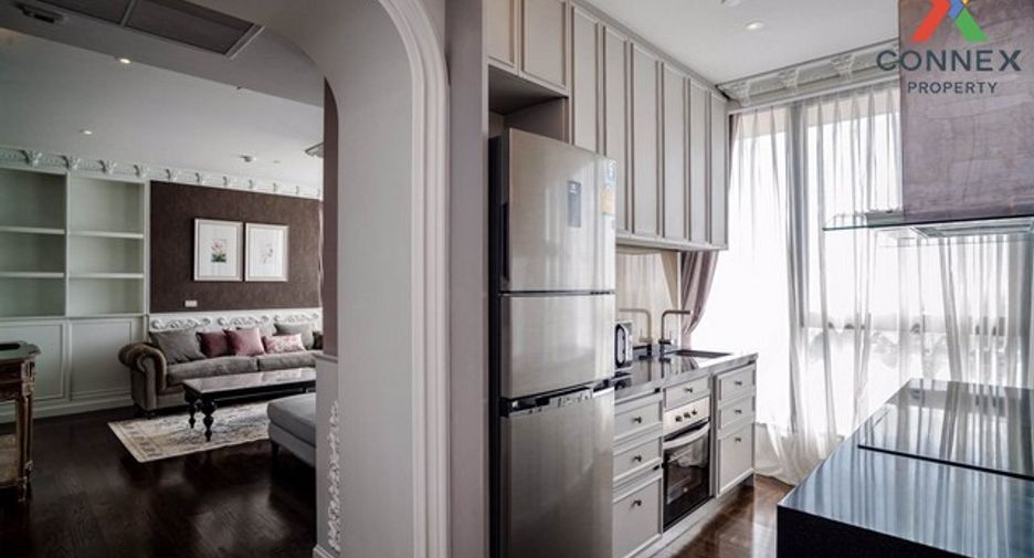 For sale 3 bedrooms condo in Khlong Toei, Bangkok