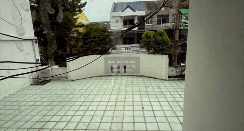 For sale 4 bedrooms townhouse in Wang Thonglang, Bangkok