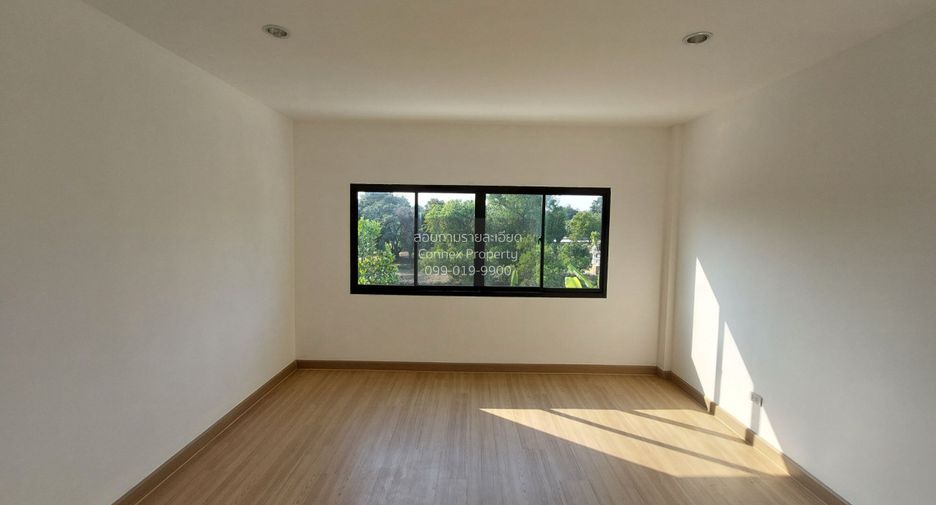 For sale 2 bedrooms townhouse in Mueang Pathum Thani, Pathum Thani