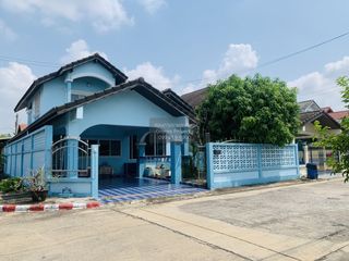 Haus zum Kauf mit 4 Zimmer in Sai Mai, Bangkok