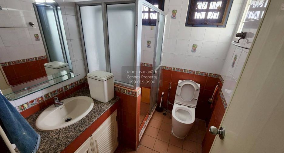 For sale 4 bedrooms house in Thawi Watthana, Bangkok