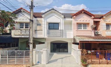 Продажа 2 спальни таунхаус в Mueang Nonthaburi, Нонтабури