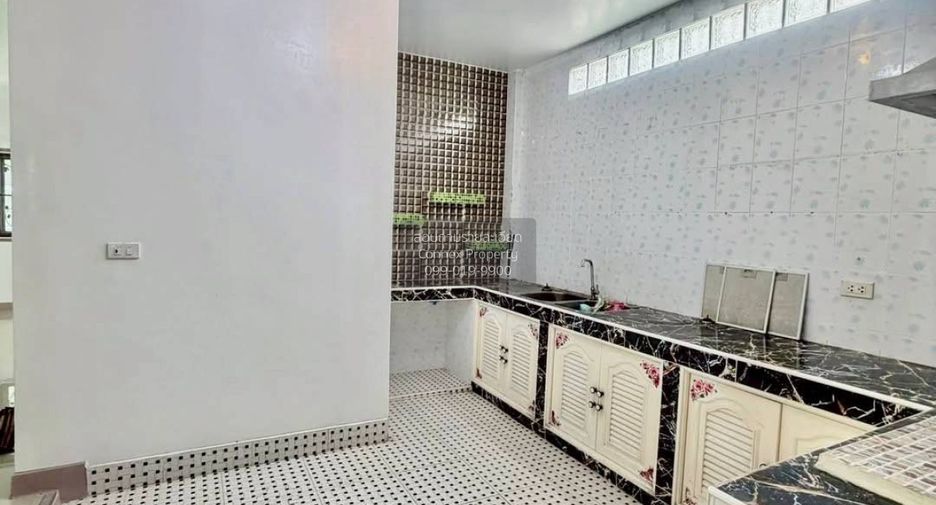 For sale 5 bedrooms house in Sai Noi, Nonthaburi