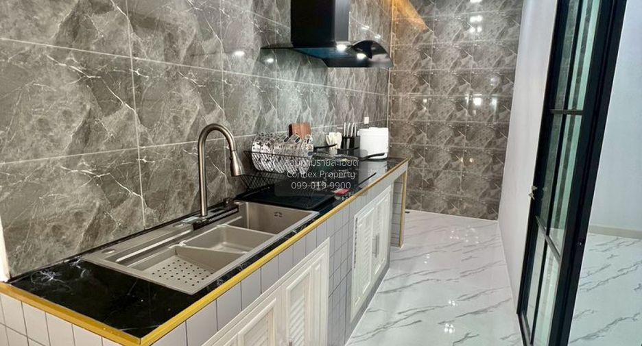 For sale 3 bedrooms townhouse in Nong Chok, Bangkok