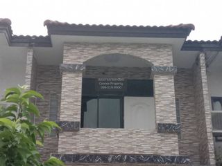 For sale 3 bedrooms townhouse in Sai Mai, Bangkok