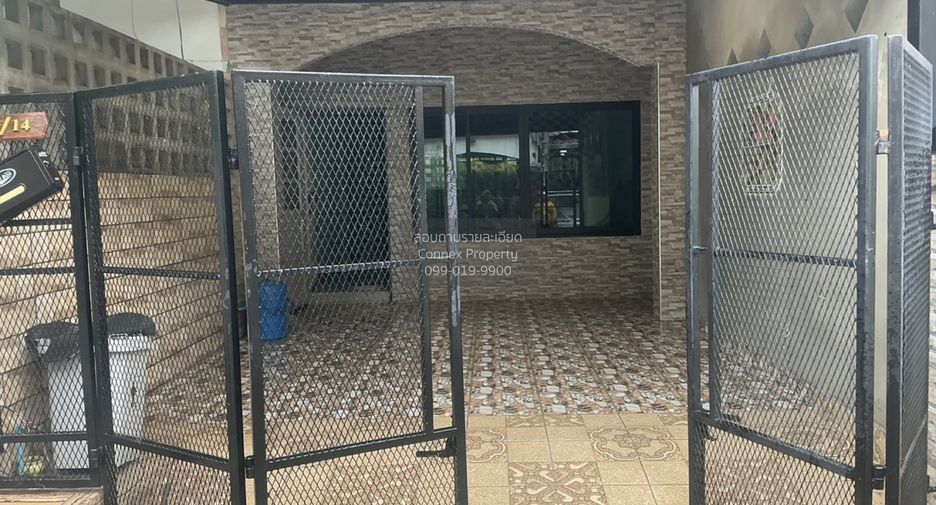 For sale 3 bedrooms townhouse in Sai Mai, Bangkok