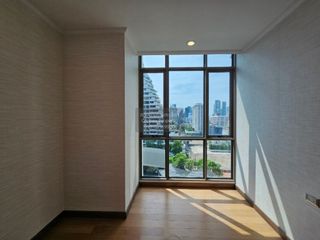For sale 2 ベッドルーム condo in Watthana, Bangkok