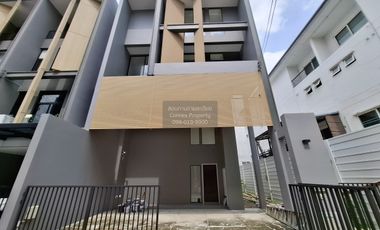 For sale 4 ベッドルーム townhouse in Bang Kruai, Nonthaburi