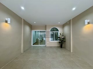 Casa adosada en venta de 3 habitaciones en Chatuchak, Bangkok