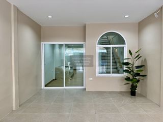 Casa adosada en venta de 3 habitaciones en Chatuchak, Bangkok