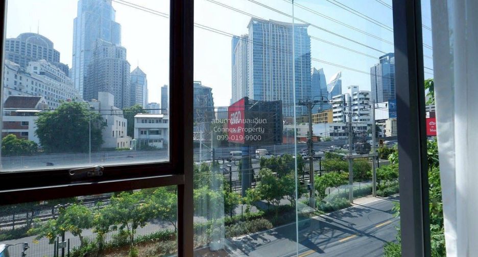 For sale 2 bedrooms condo in Khlong Toei, Bangkok