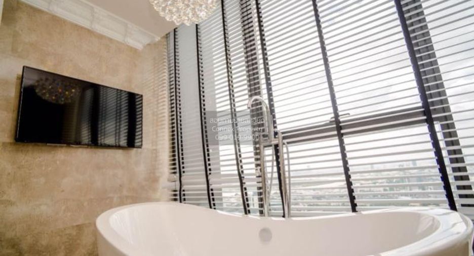 For sale 3 bedrooms condo in Khlong Toei, Bangkok