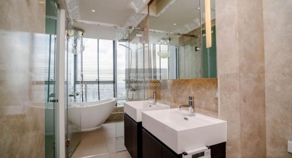 For sale 3 bedrooms condo in Khlong Toei, Bangkok