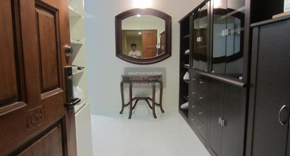 For sale 1 bed condo in Watthana, Bangkok