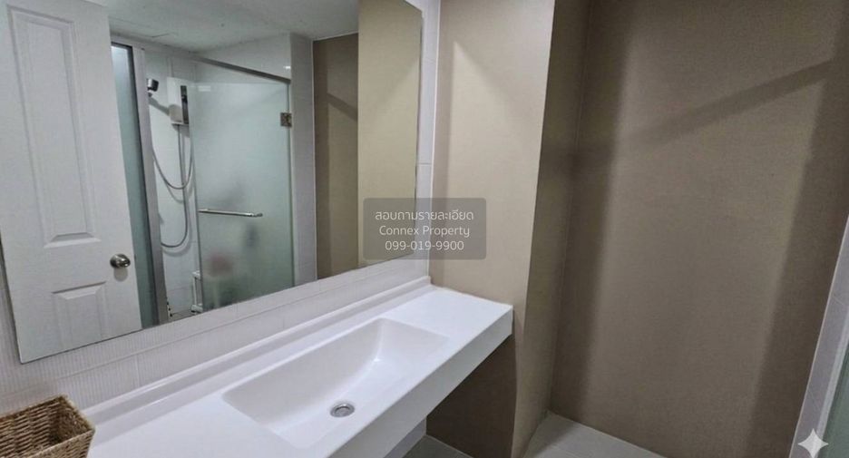 For rent 2 bedrooms condo in Thon Buri, Bangkok