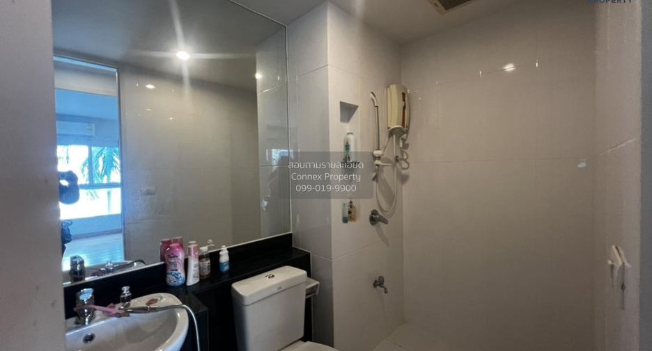 For rent 2 bedrooms condo in Thon Buri, Bangkok