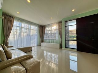For rent 4 bedrooms house in Khlong Sam Wa, Bangkok