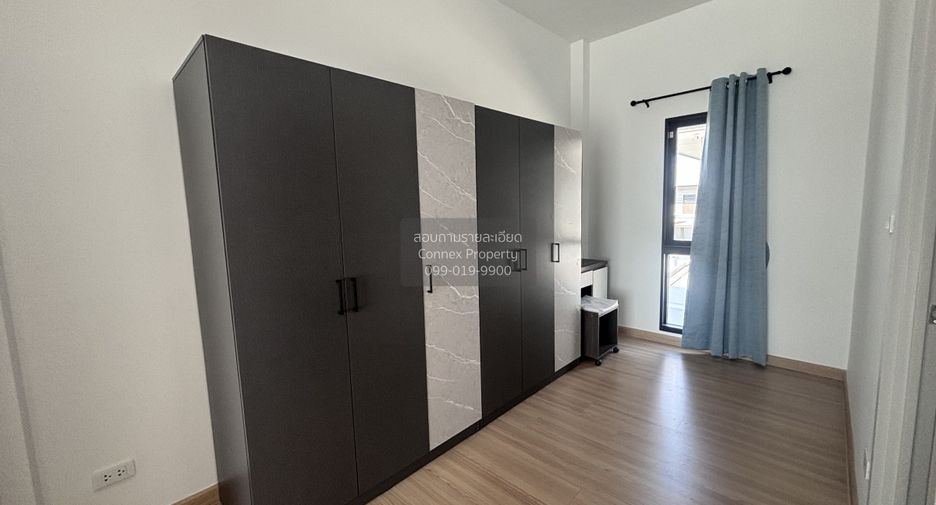 For rent 4 bedrooms house in Bang Khun Thian, Bangkok