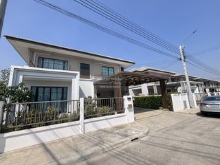 For rent 4 bedrooms house in Bang Khun Thian, Bangkok