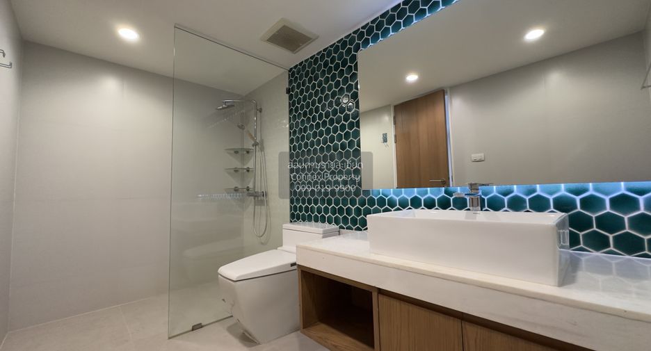 Condo en alquiler de 3 habitaciones en Khlong Toei, Bangkok