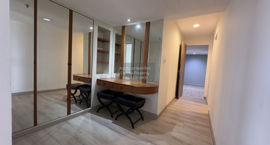Condo en alquiler de 3 habitaciones en Khlong Toei, Bangkok