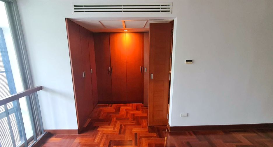 Reihenhaus zur Miete mit 3 Zimmer in Khlong Toei, Bangkok