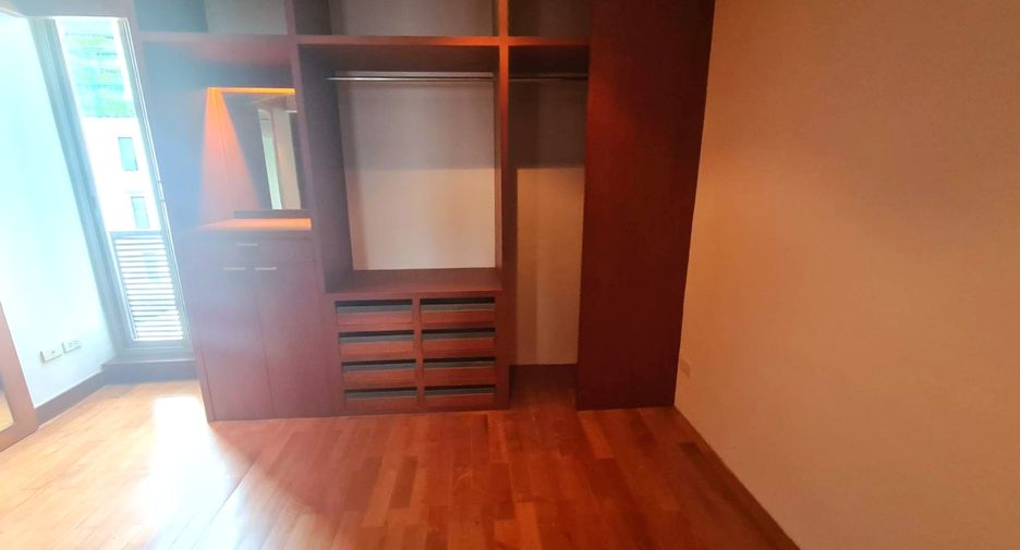 Reihenhaus zur Miete mit 3 Zimmer in Khlong Toei, Bangkok