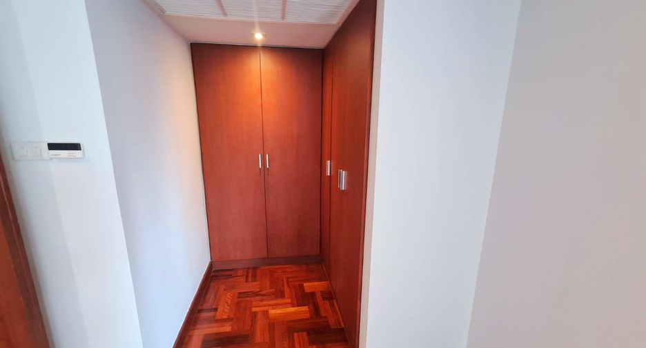 Reihenhaus zur Miete mit 3 Zimmer in Khlong Toei, Bangkok