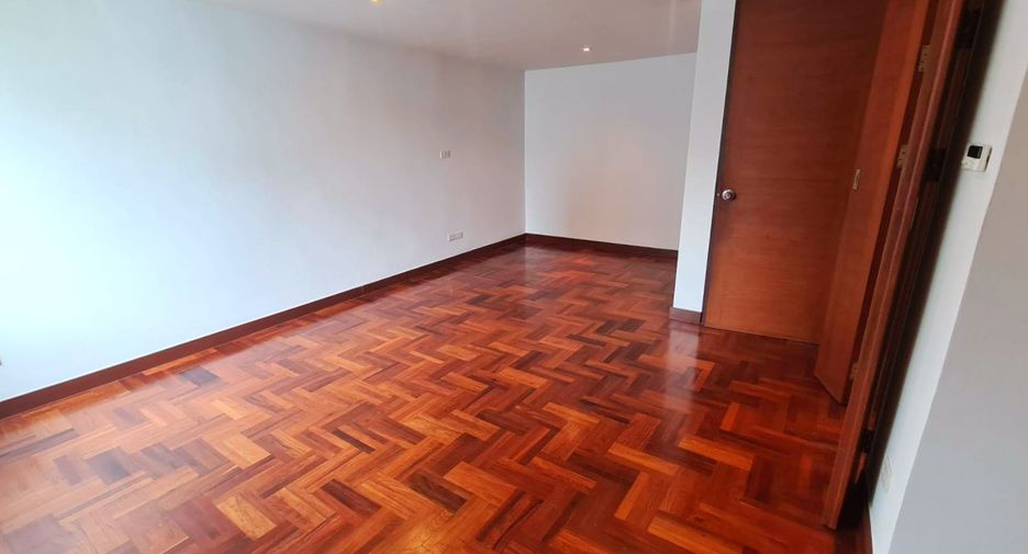 Reihenhaus zur Miete mit 3 Zimmer in Khlong Toei, Bangkok