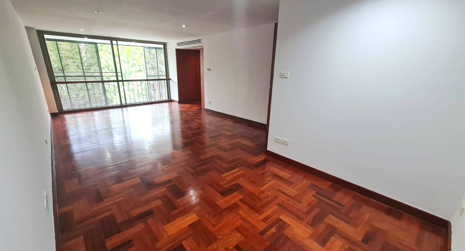 Reihenhaus zur Miete mit 3 Zimmer in Khlong Toei, Bangkok