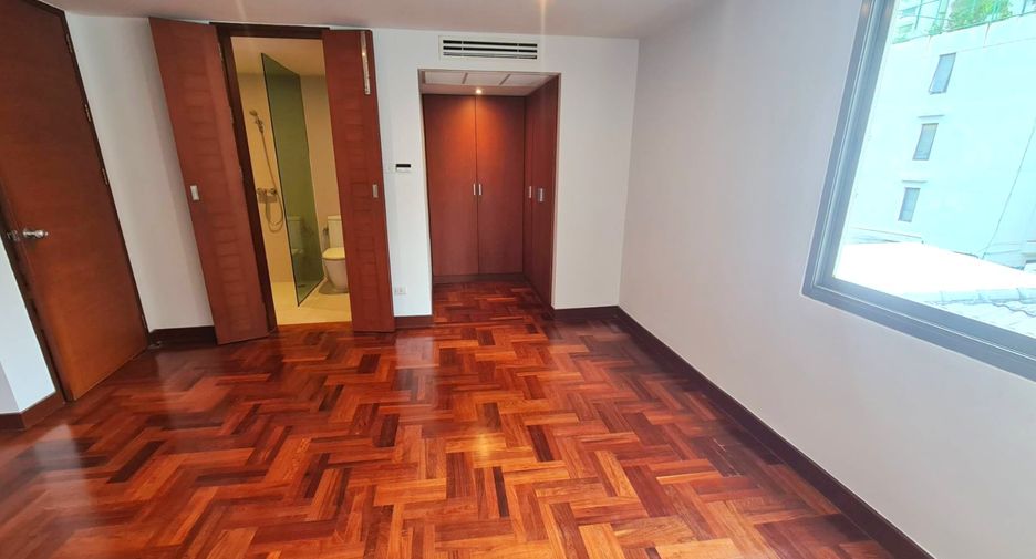 Reihenhaus zur Miete mit 3 Zimmer in Khlong Toei, Bangkok