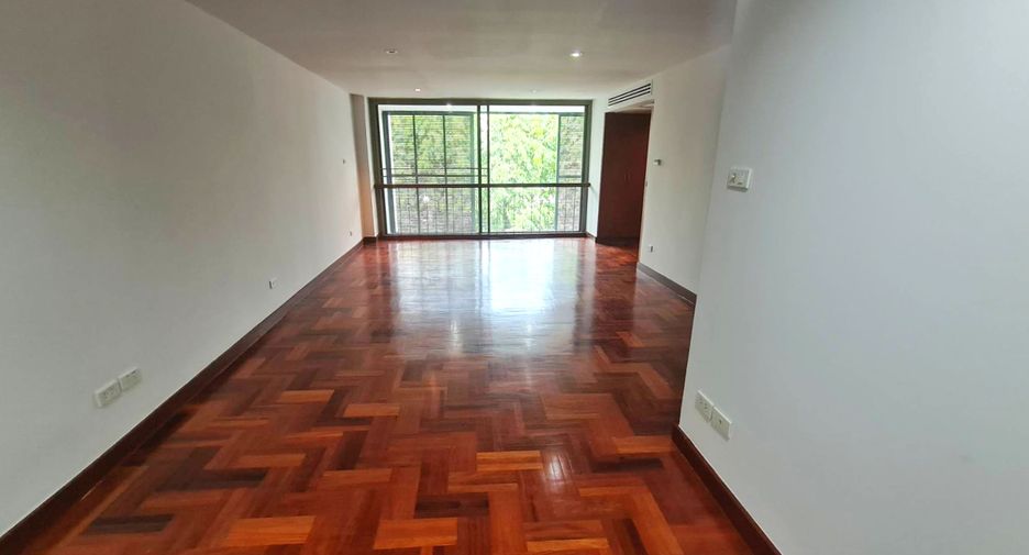 Reihenhaus zur Miete mit 3 Zimmer in Khlong Toei, Bangkok