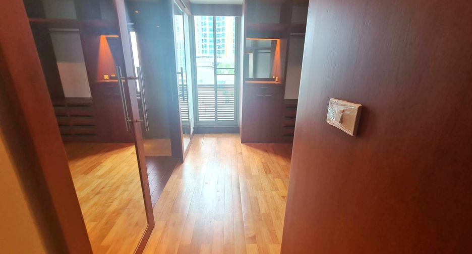 Reihenhaus zur Miete mit 3 Zimmer in Khlong Toei, Bangkok