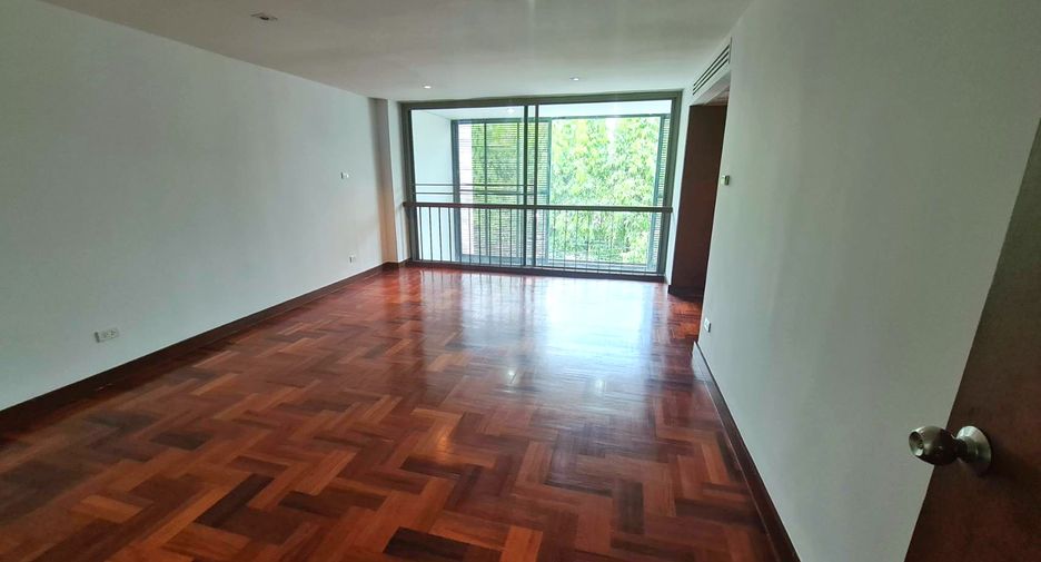 Reihenhaus zur Miete mit 3 Zimmer in Khlong Toei, Bangkok
