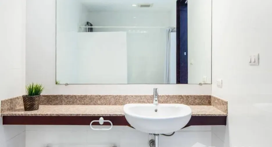 For rent 2 bedrooms apartment in Watthana, Bangkok
