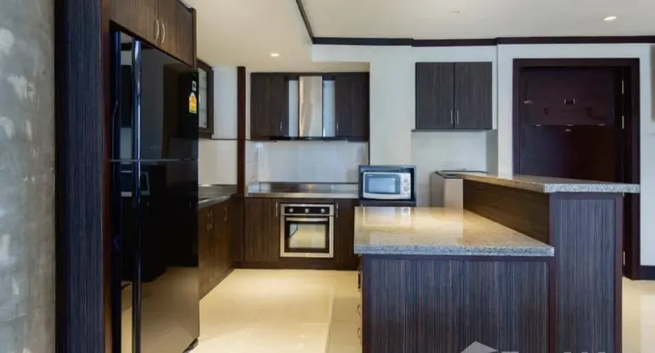 For rent 2 bedrooms apartment in Watthana, Bangkok