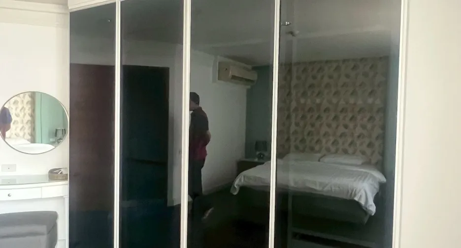For rent 2 bedrooms apartment in Watthana, Bangkok