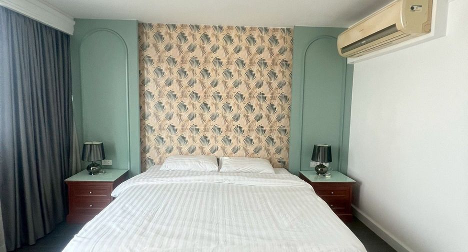 For rent 2 bedrooms apartment in Watthana, Bangkok