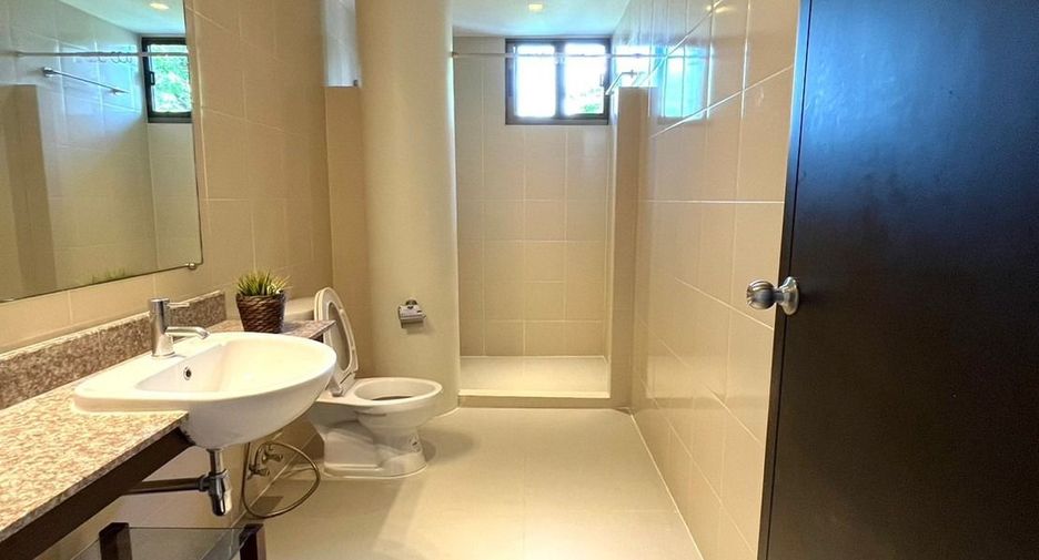 For rent 2 bedrooms apartment in Watthana, Bangkok