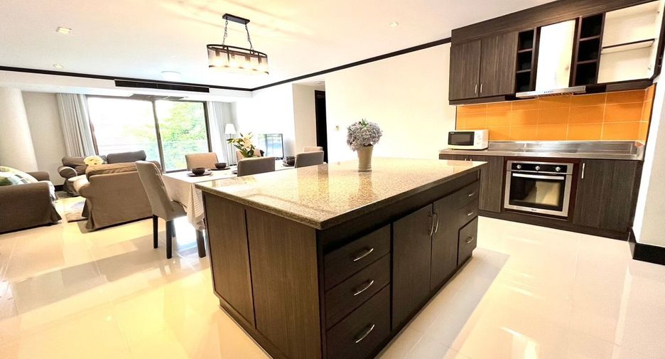 For rent 2 bedrooms apartment in Watthana, Bangkok