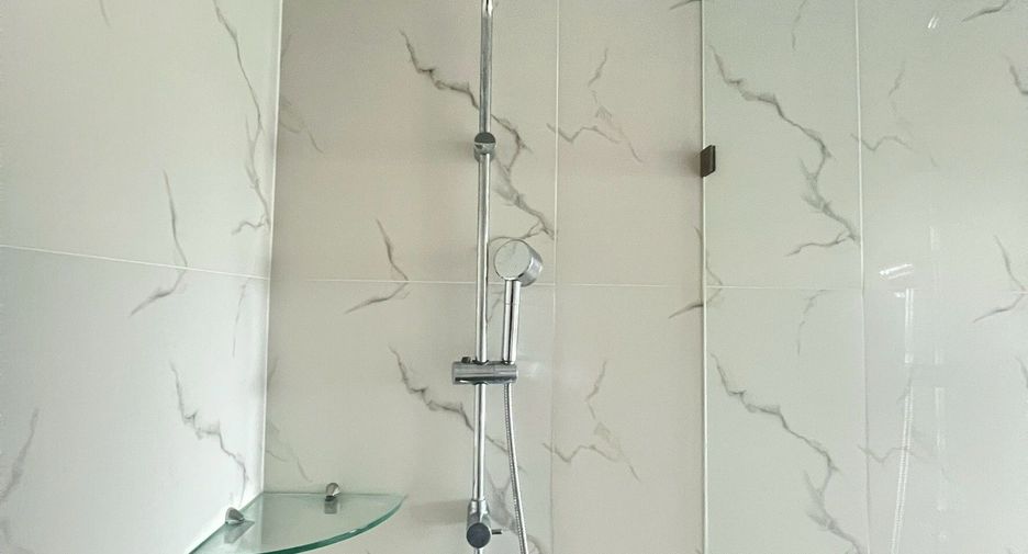 For rent 2 bedrooms apartment in Watthana, Bangkok